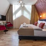 Clariss Hotel *