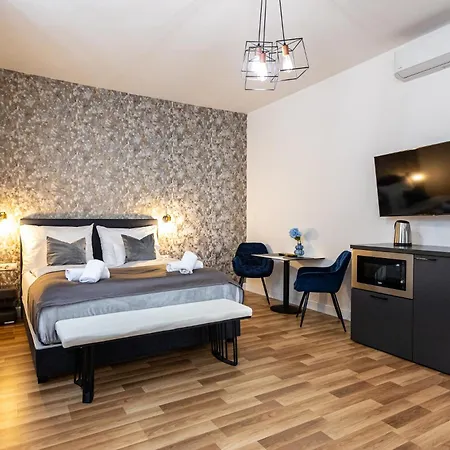 מלון Clariss Balatonalmádi