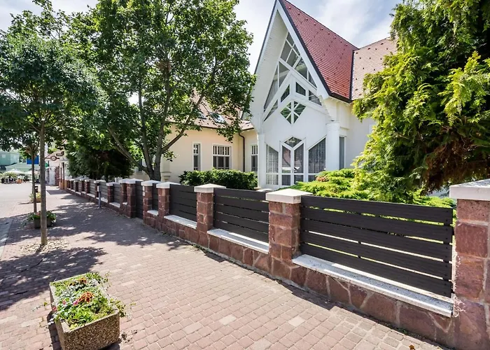 מלון Clariss Balatonalmádi