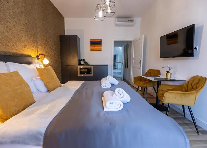 Clariss Balatonalmádi