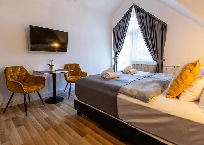 Clariss * Balatonalmádi